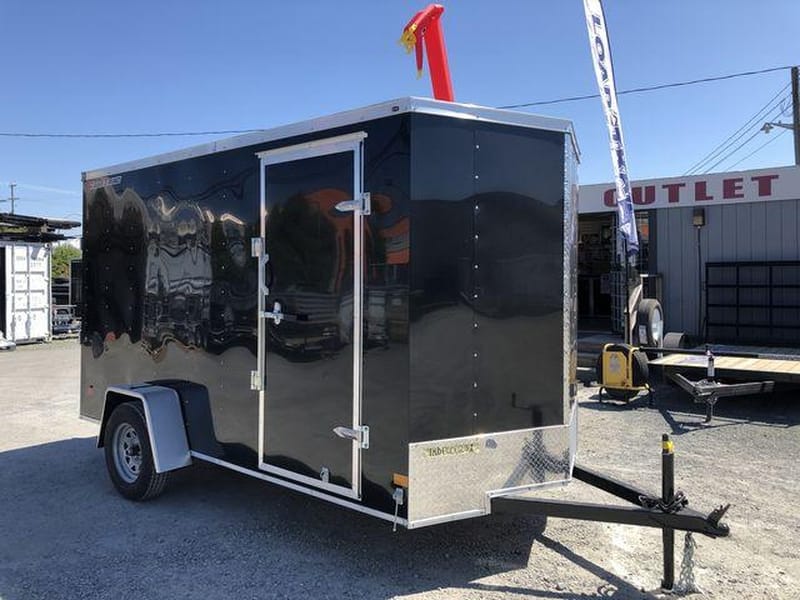 enclosed cargo trailers canada
