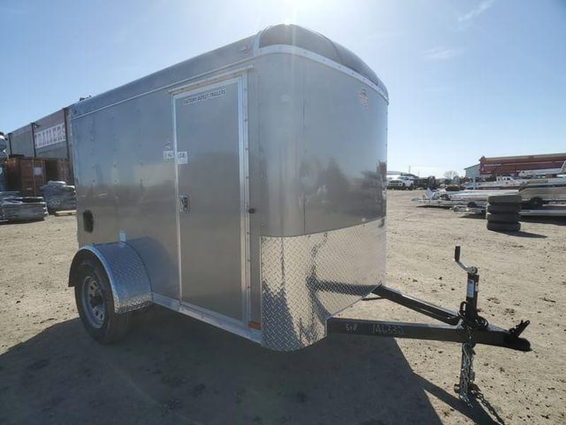 enclosed cargo trailers canada
