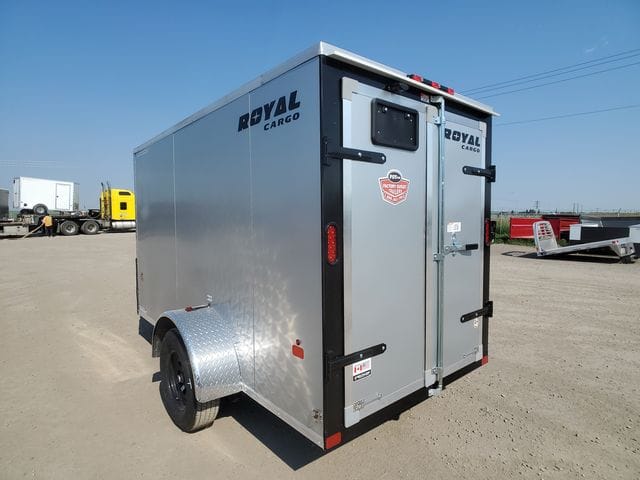 enclosed cargo trailers for rent canada